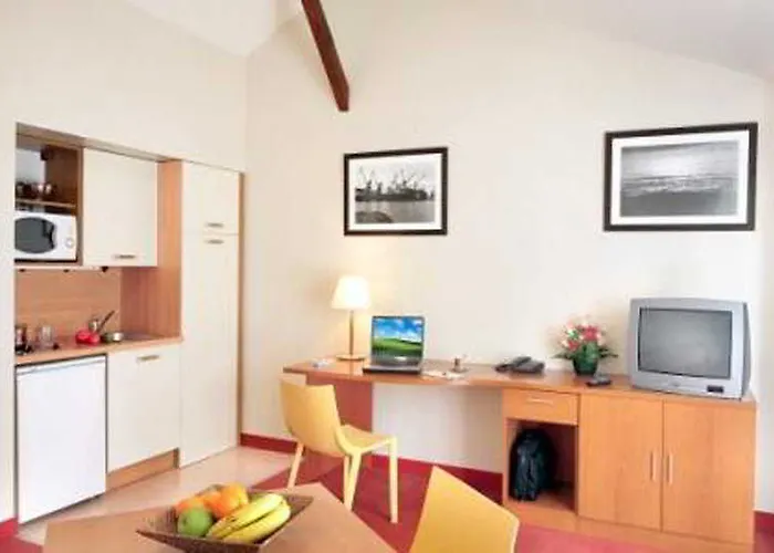 Hotel Comfort Saint-nazaire Les Portes De L Ocean 3*