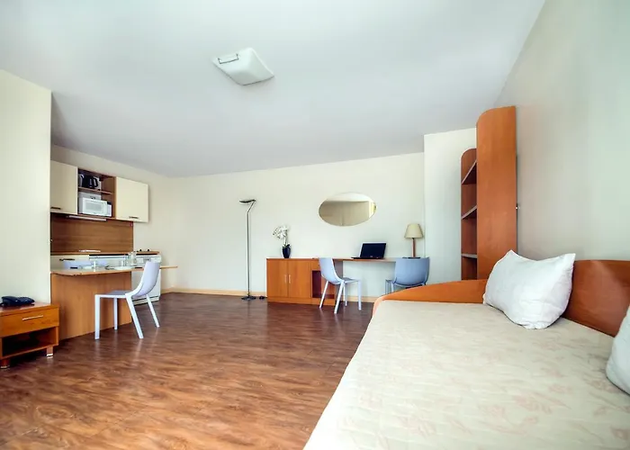 Hotel Comfort Saint-nazaire Les Portes De L Ocean 3*